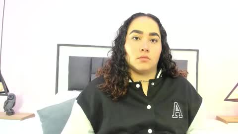 Ayla online show from November 3, 1:29 am