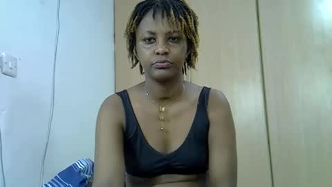 Snapshot of ayla_tyla chatting on February 16, 8:54 am ayla_tyla online show from February 16, 8:54 am