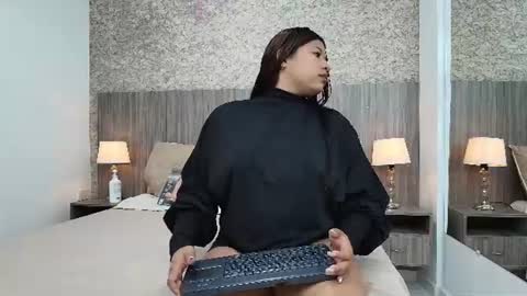 Snapshot of ayleen_collins chatting on June 28, 7:31 pm Ayleen Collins online show from June 28, 7:31 pm
