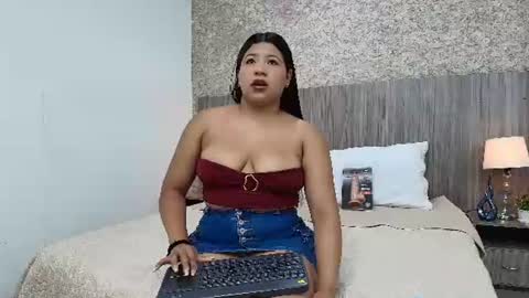 Snapshot of ayleen_collins chatting on June 30, 7:37 pm Ayleen Collins online show from June 30, 7:37 pm