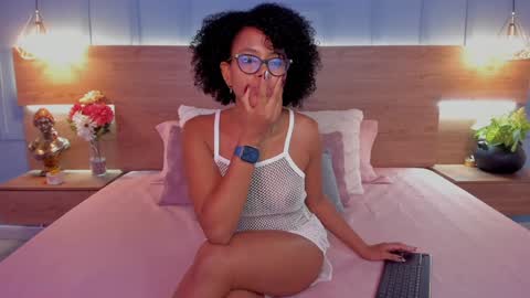 Snapshot of ayleen_dunkann chatting on January 16, 6:48 pm Ayleen online show from January 16, 6:48 pm