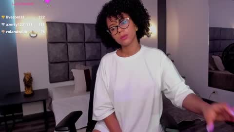 Snapshot of ayleen_dunkann chatting on January 28, 5:35 pm Ayleen online show from January 28, 5:35 pm