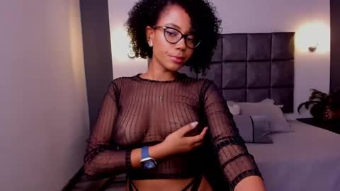 Snapshot of ayleen_dunkann chatting on February 9, 9:17 pm Ayleen online show from February 9, 9:17 pm