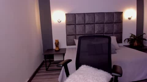 Snapshot of ayleen_dunkann chatting on February 13, 7:10 pm Ayleen online show from February 13, 7:10 pm