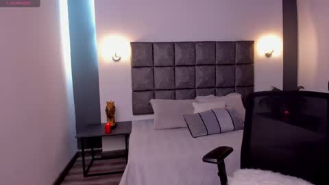 Snapshot of ayleen_dunkann chatting on February 16, 12:19 am Ayleen online show from February 16, 12:19 am