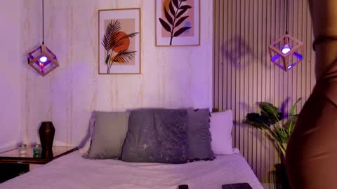 Snapshot of ayleen_dunkann chatting on September 11, 12:05 pm Ayleen online show from September 11, 12:05 pm