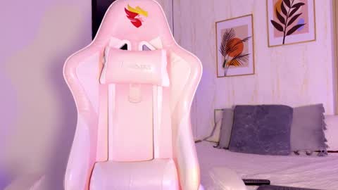 Snapshot of ayleen_dunkann chatting on September 16, 12:17 pm Ayleen online show from September 16, 12:17 pm