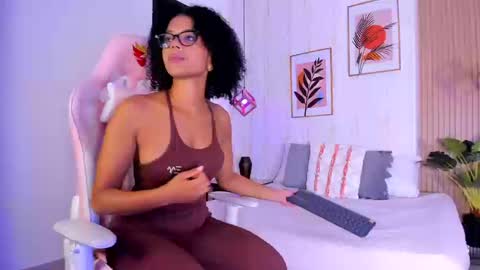 Snapshot of ayleen_dunkann chatting on October 31, 12:50 pm Ayleen online show from October 31, 12:50 pm