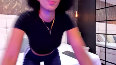 Ayleen online show from March 17, 1:36 pm