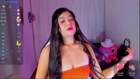 Snapshot of aylenmiller_ chatting on February 16, 3:24 am Aylen online show from February 16, 3:24 am