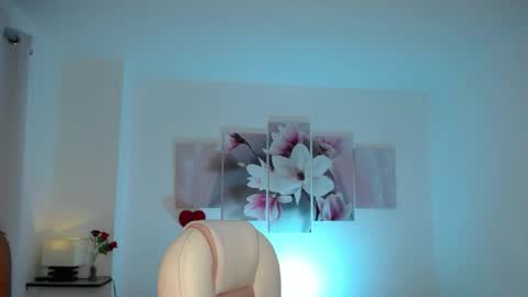 aylin_ross_ online show from May 11, 3:23 am