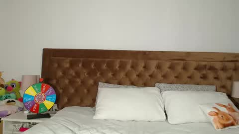 Snapshot of aylinhoney chatting on December 16, 12:48 am Aylin online show from December 16, 12:48 am