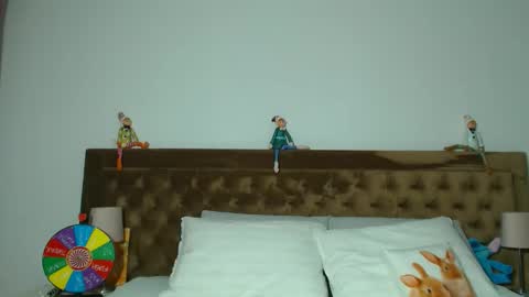 Aylin online show from November 15, 6:00 am