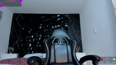 aylinlove_ online show from June 3, 2:33 pm