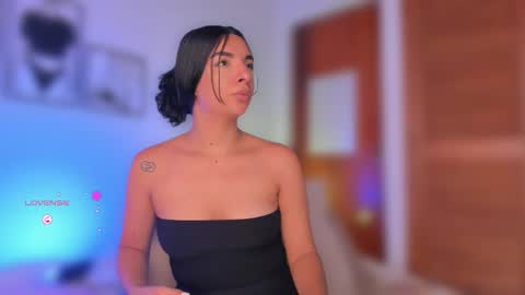 Aylin  online show from February 7, 8:45 pm