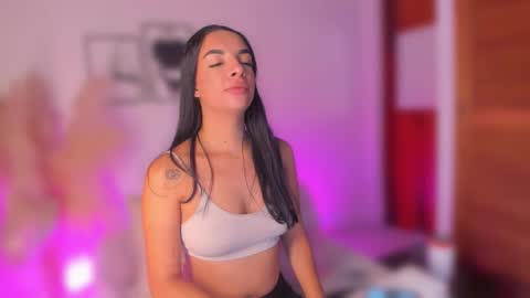 Snapshot of aylinz chatting on March 27, 11:43 am Alish online show from March 27, 11:43 am