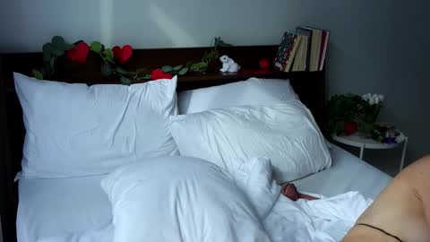 Snapshot of ayralust chatting on February 25, 7:31 am Ayra Lust online show from February 25, 7:31 am