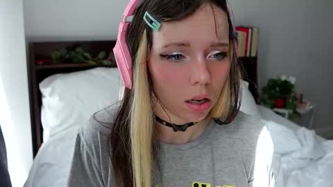 Snapshot of ayralust chatting on March 2, 6:48 am Ayra Lust online show from March 2, 6:48 am