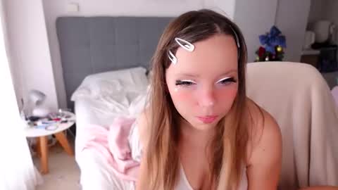 Snapshot of ayralust chatting on January 11, 11:59 am Ayra Lust online show from January 11, 11:59 am