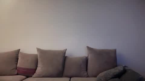 Snapshot of aysha1214 chatting on March 27, 10:31 pm HotwifeAysha online show from March 27, 10:31 pm