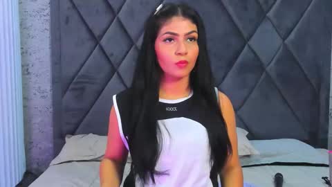 Snapshot of ayshelcooper_ chatting on October 12, 11:53 am Ayshel online show from October 12, 11:53 am