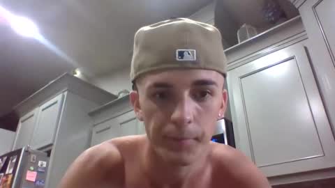 az2312752908 online show from April 2, 9:01 pm