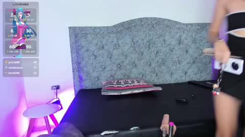 Snapshot of azahaara_ chatting on January 22, 2:04 am azah online show from January 22, 2:04 am