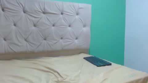 azaharacameroncm101 online show from September 21, 11:34 am