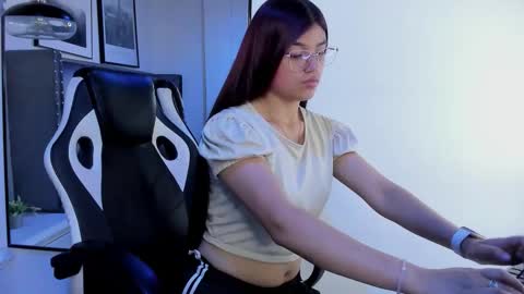 azaira_sky online show from February 9, 8:13 pm