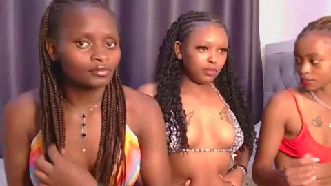 Snapshot of azalea46 chatting on January 6, 4:43 pm Azalea online show from January 6, 4:43 pm