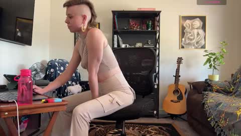 Snapshot of azeraika chatting on March 11, 3:18 pm Azerai online show from March 11, 3:18 pm