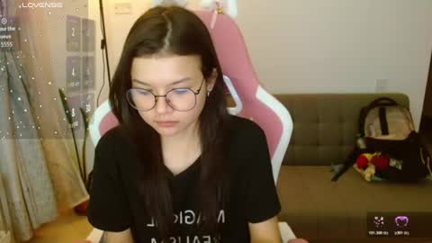 Snapshot of azu_chan chatting on July 2, 11:33 pm Azu online show from July 2, 11:33 pm