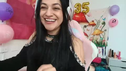 Azucena R online show from May 6, 3:17 pm