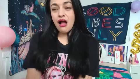 Azucena R online show from May 15, 2:35 pm