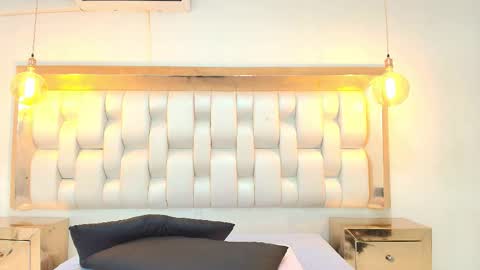 Snapshot of azulmaveric chatting on March 21, 12:10 pm AZUL online show from March 21, 12:10 pm