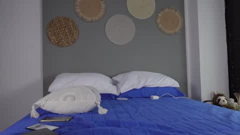 Azulperez online show from April 15, 7:58 pm