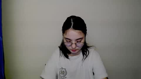 azumi_chan_ online show from January 12, 11:21 pm