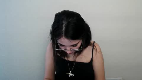 azumi_chan_ online show from March 10, 2:00 pm