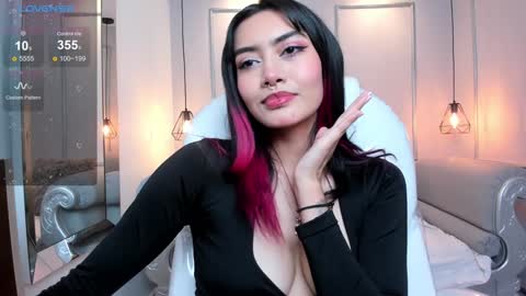 Azura online show from February 3, 7:21 pm