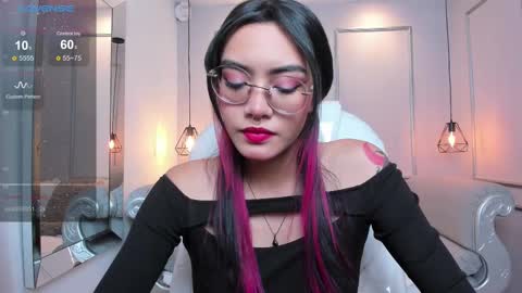 Azura online show from March 7, 7:27 pm