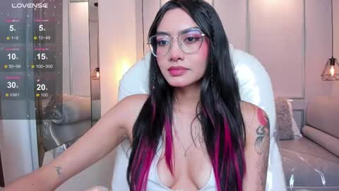 Azura online show from September 25, 7:50 pm