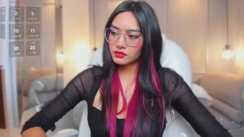 Azura online show from February 19, 8:05 pm