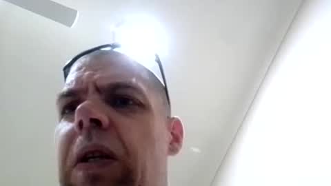 Snapshot of azza42086 chatting on January 12, 9:47 am azza42086 online show from January 12, 9:47 am