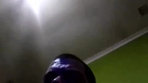 Snapshot of azza42086 chatting on February 4, 9:48 am azza42086 online show from February 4, 9:48 am