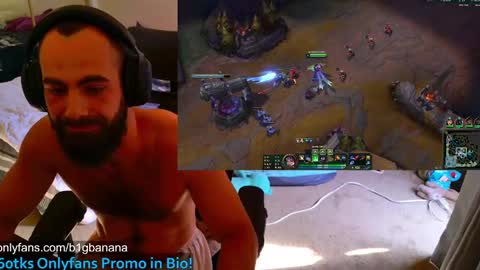 Snapshot of b1gbanana chatting on January 21, 10:19 pm b1gbanana online show from January 21, 10:19 pm