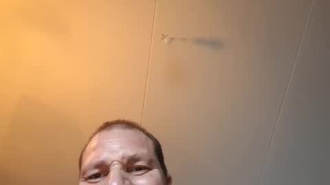 Snapshot of b301997 chatting on February 23, 6:33 am b301997 online show from February 23, 6:33 am