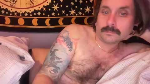 Snapshot of b4nkshot765 chatting on February 11, 7:24 am bry online show from February 11, 7:24 am