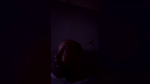 Snapshot of b945061 chatting on April 6, 12:41 am b945061 online show from April 6, 12:41 am