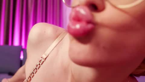 Alessia online show from November 26, 9:27 pm