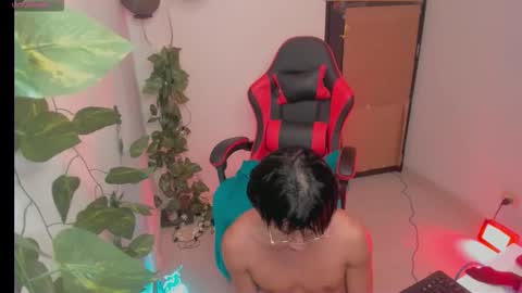 Snapshot of baaby_boyy chatting on March 24, 7:19 pm odeley online show from March 24, 7:19 pm